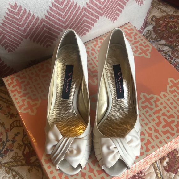 Classic Satin Peep Toe Ivory Bridal Pumps - Picture 2 of 8